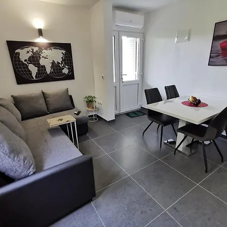 Adriana Apartment *