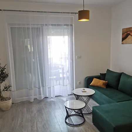 Apartment Adriana *