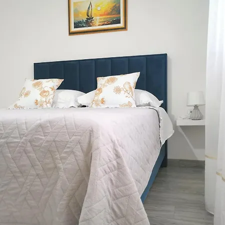 Apartment Adriana *