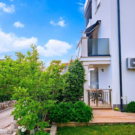 Apartment Adriana Seget Vranjica