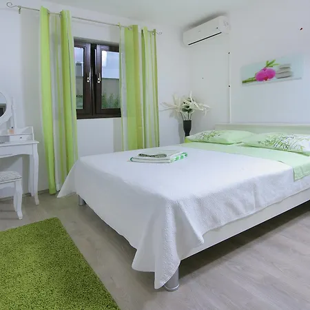 Apartment Adriana *